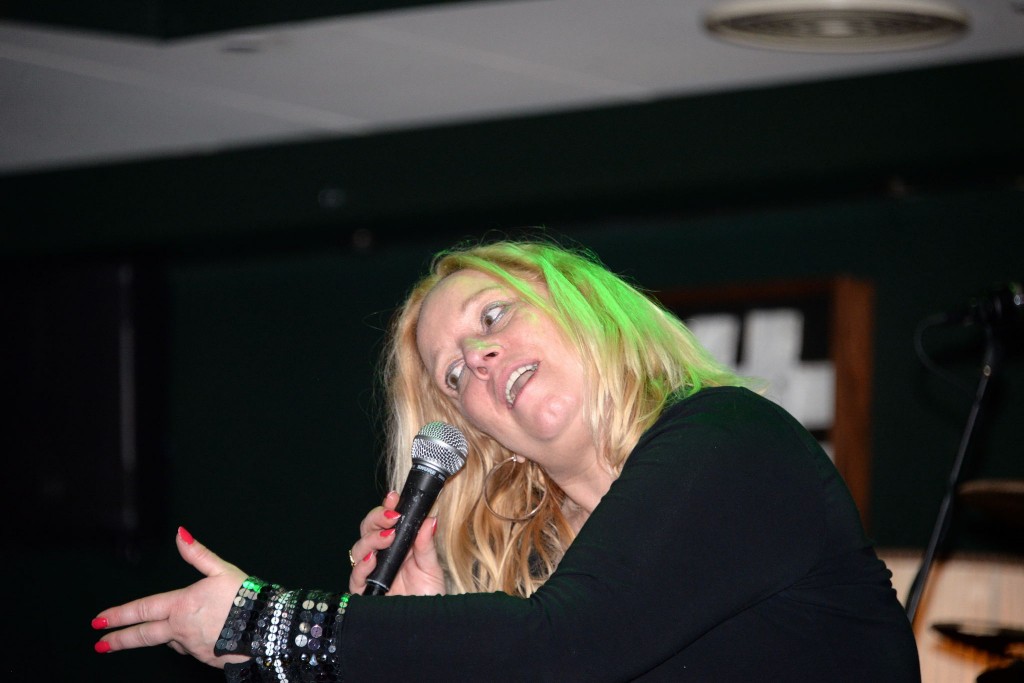 ../Images/Heel Noordwijkerhout zingt Hazes 534.jpg